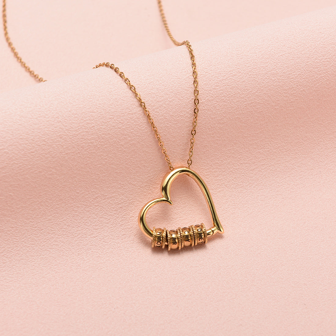 "Heart of Our Family" Necklace with Names Engraving & Forever Rose Box
